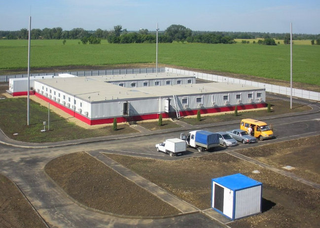 Self-sufficient 70–men camp