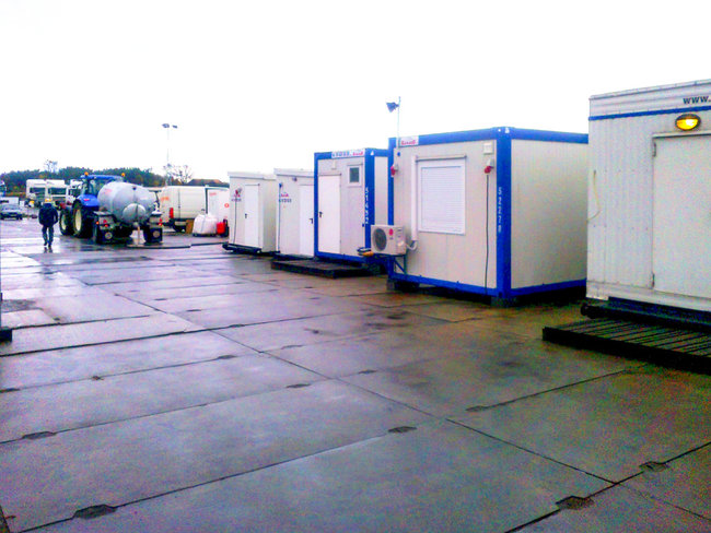 Temporary infrastructure at rigsite